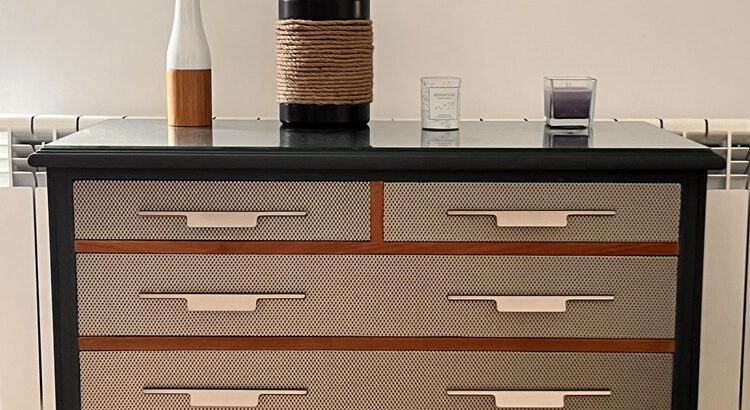 Kommode – Schubladenschrank aufgearbeitet – Glasplatte