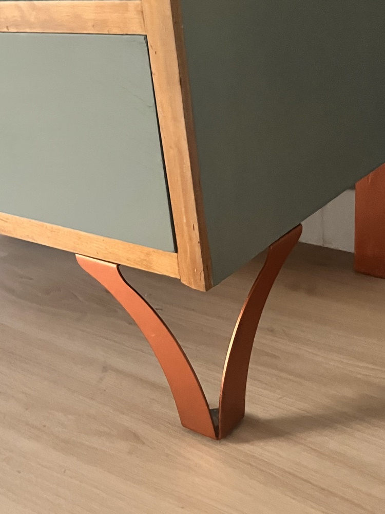 Kommode – Schubladenschrank Antik im modernen Design Kupfer – Holz