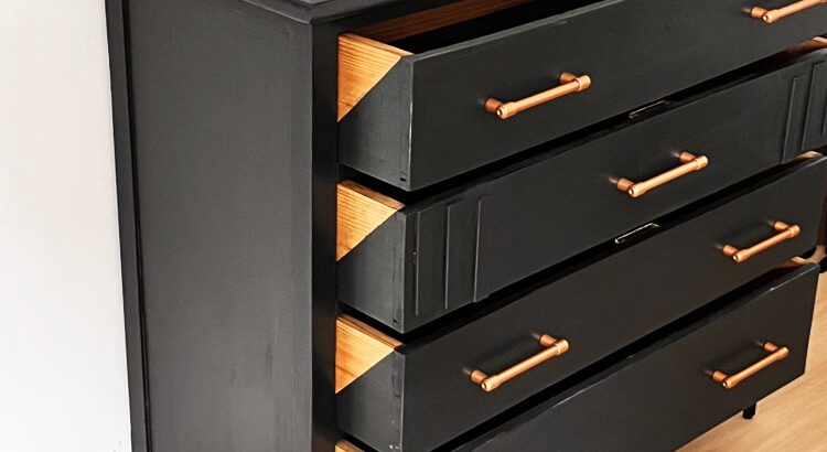 Kommode  –  Schubladenschrank mit 4 Schubladen